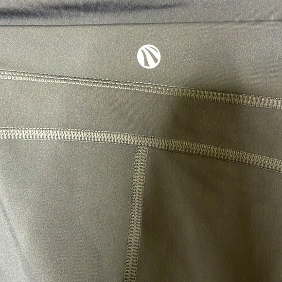 Marika Sport Performance Capris - Picture 8 of 9